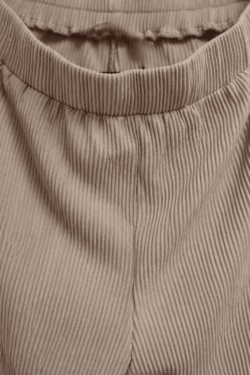 Pantalón Plisado de Caída Fluida 2