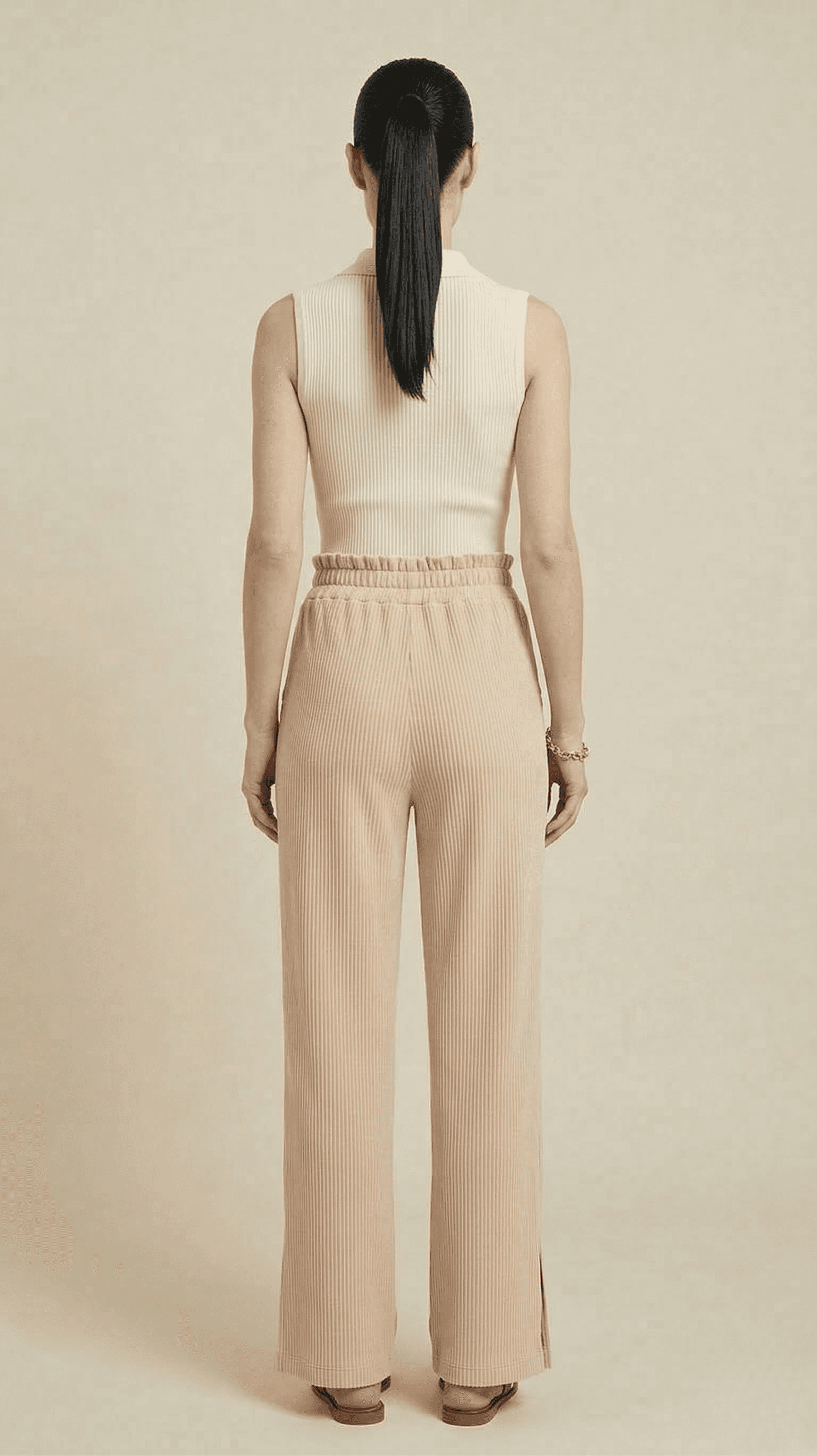 Pantalón Plisado de Caída Fluida 4