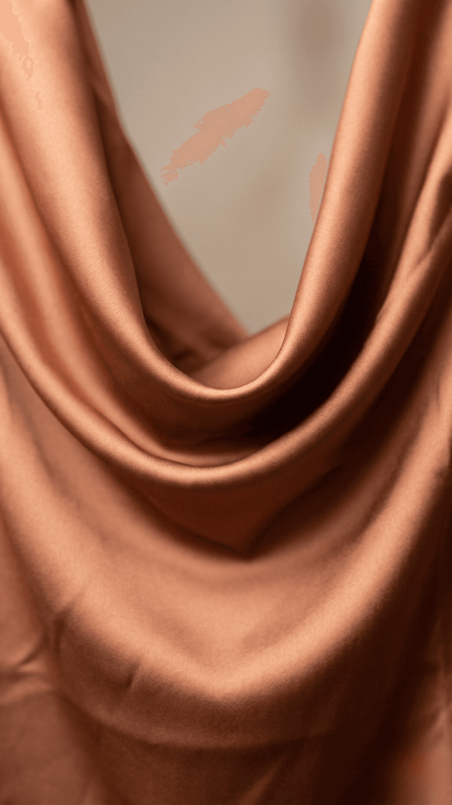 Blusa Satinada con Cuello Drapeado (Cowl Neck) 2