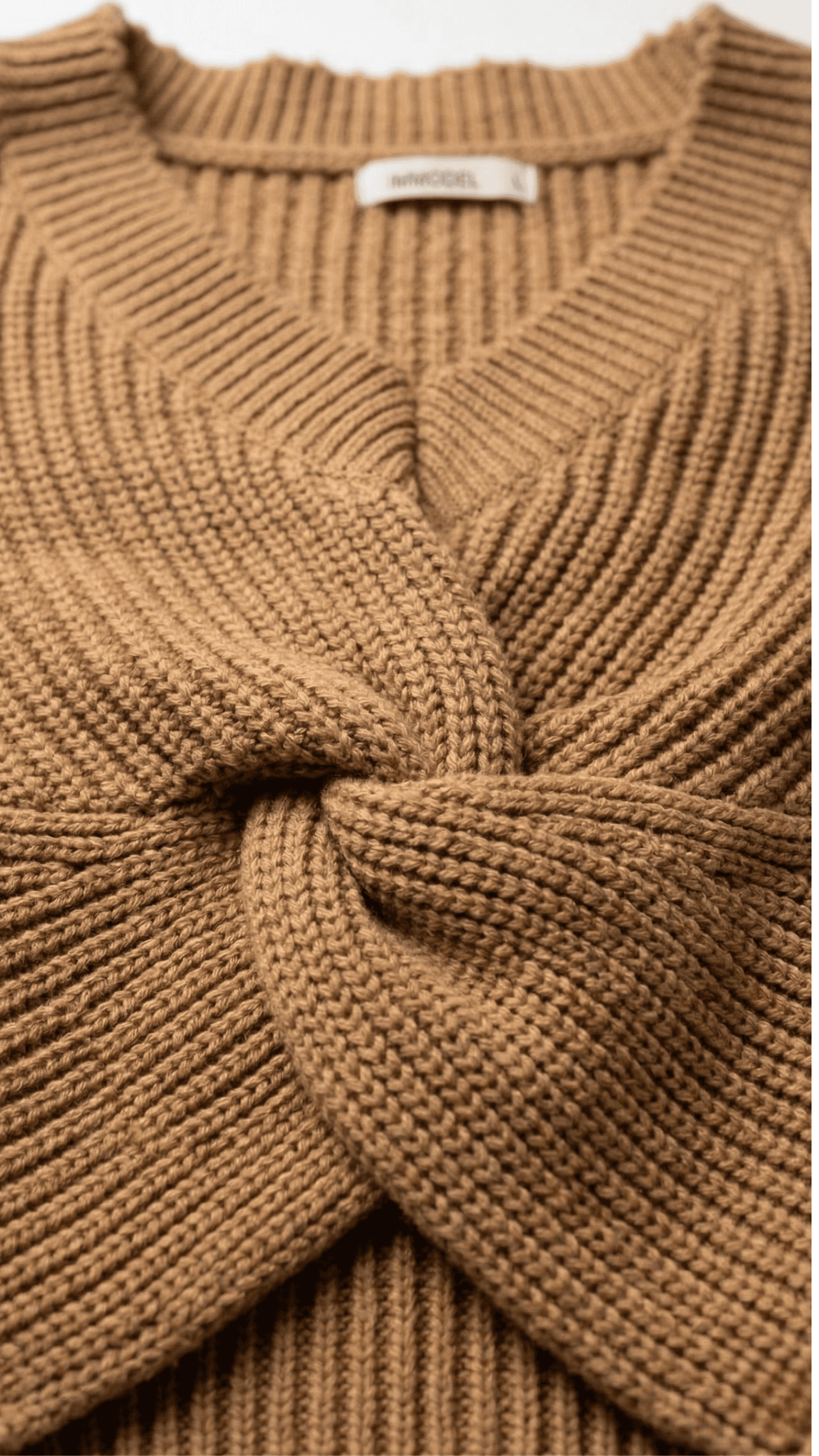 Suéter Corto Punto Trenzado Nudo 2